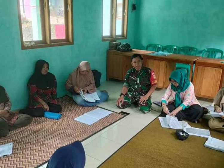 Babinsa Menghadiri Pertemuan Kader Posyandu Dalam Rangka Pembahasan Penurunan Angka Stunting