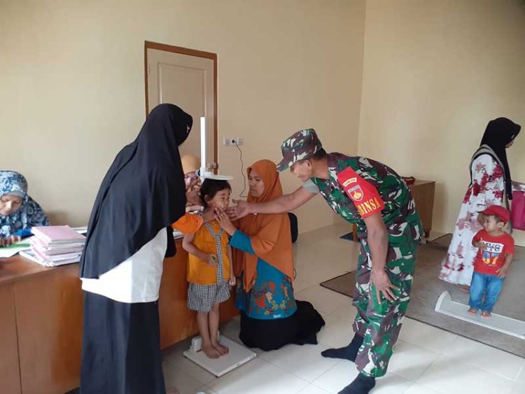 Babinsa Koramil 18 Pagentan Aktif Dampingi Posyandu Dalam Rangka Pencegahan Stunting 