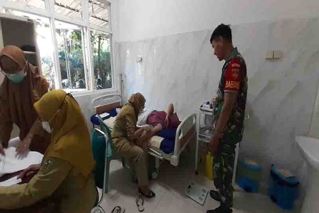 BABINSA KORAMIL 18/PAGENTAN DAMPINGI KEGIATAN KB KES MKJP