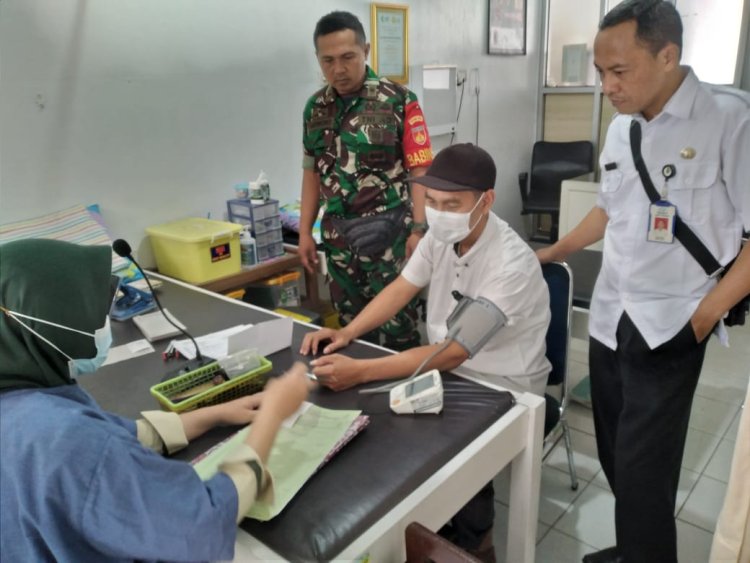 SUKSESKAN PROGRAM KB KORAMIL 18/PAGENTAN DAMPINGI KEGIATAN PELAYANAN KB KES MKJP DI PUSKESMAS