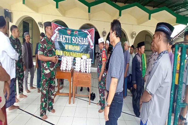 Wujudkan Kemanunggalan TNI Bersama Rakyat Melalui Jumat Berkah