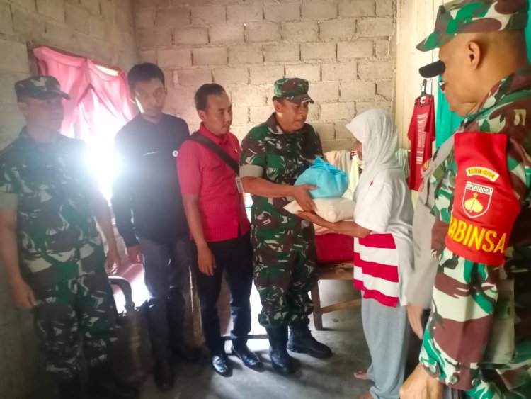 Babinsa dan Bhabinkamtibmas Bersinergi dalam Aksi Sosial Pembagian Sembako