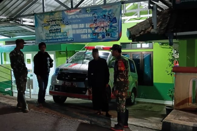 BABINSA KORAMIL 18/PAGENTAN LAKSANAKAN PATROLI MALAM GUNA MEMASTIKAN KEAMANAN WILAYAH 